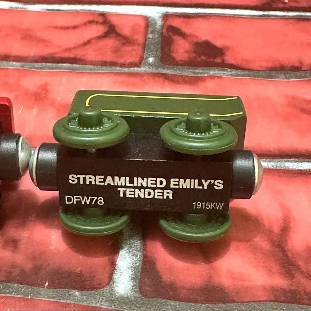 Thomas & Friends magnetic Trains ROCKY’S BACK & STREAMLINED EMILY’S TENDER
